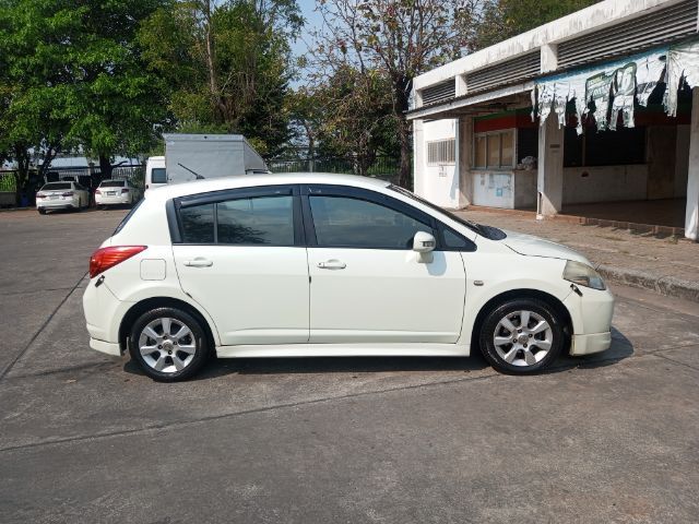 Nissan Tiida 2008 1.6 G Latio Sedan เบนซิน เกียร์อัตโนมัติ ขาว รูปที่ 3