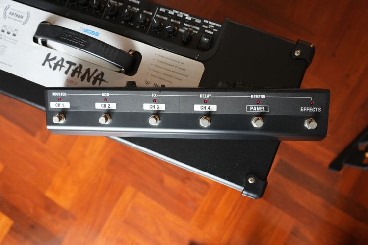 ตู้แอมป์กีต้าร์ BOSS KATANA MkII 100W 2x12 พร้อม GA-FC Footswitch ครบชุด สภาพนางฟ้า รูปที่ 4