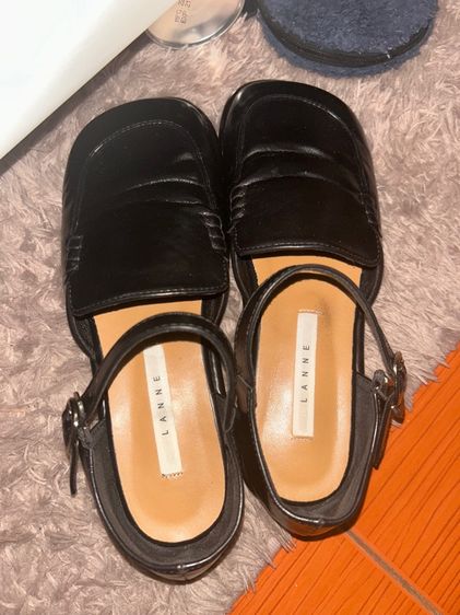 รองเท้ารัดส้น รูปที่ 2