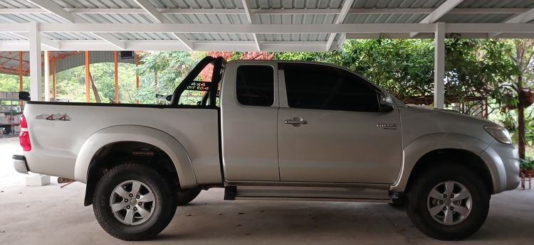 Toyota Hilux Vigo Champ 2012 Smart Cab 2.5 E VNT 4WD Pickup ดีเซล เกียร์ธรรมดา บรอนซ์เงิน รูปที่ 4