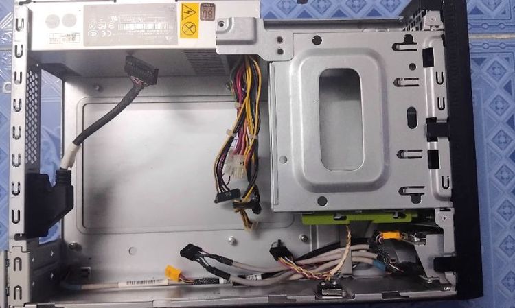 ขายเคสคอมพิวเตอร์ ยี่ห้อ : Acer Veriton X2611G
คอมพิวเตอร์จะมี Power Supply อย่างเดียวนะครับ เครื่องสภาพดี   รูปที่ 5