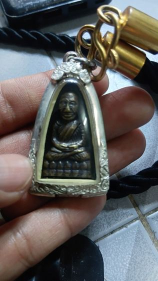 เหรียญ หลวงปู่ทวด ปี 05 บล็อก ค้างขีด เสาอากาศ ตามภาพ