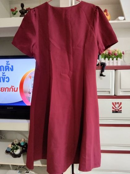 ชุดเดรสสีแดง อก44 ปกขาว ถ้าไม่ชอบปกสามารถเอาใส่ไว้ด้านในได้สภาพใหม่สุดๆ มีปกขา