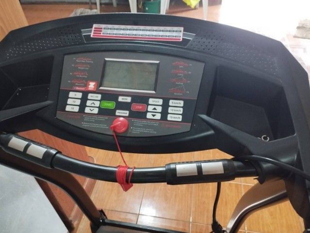 ลู่วิ่งไฟฟ้าสภาพใหม่ซื้อมาไม่ค่อยได้ใช้ใช้งานได้ปกติ