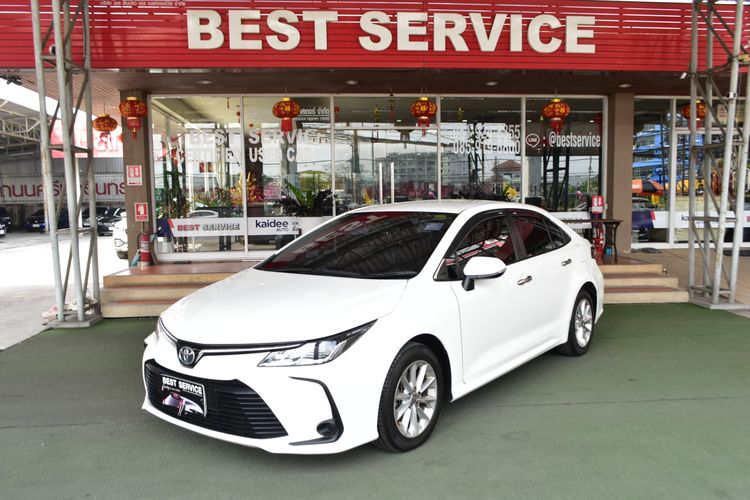 รถ Toyota Altis 1.6 G สี ขาว