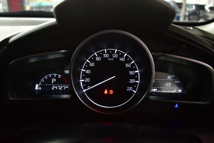 Mazda CX-3 2024 2.0 Base Plus Utility-car เบนซิน ไม่ติดแก๊ส เกียร์อัตโนมัติ ขาว รูปที่ 3