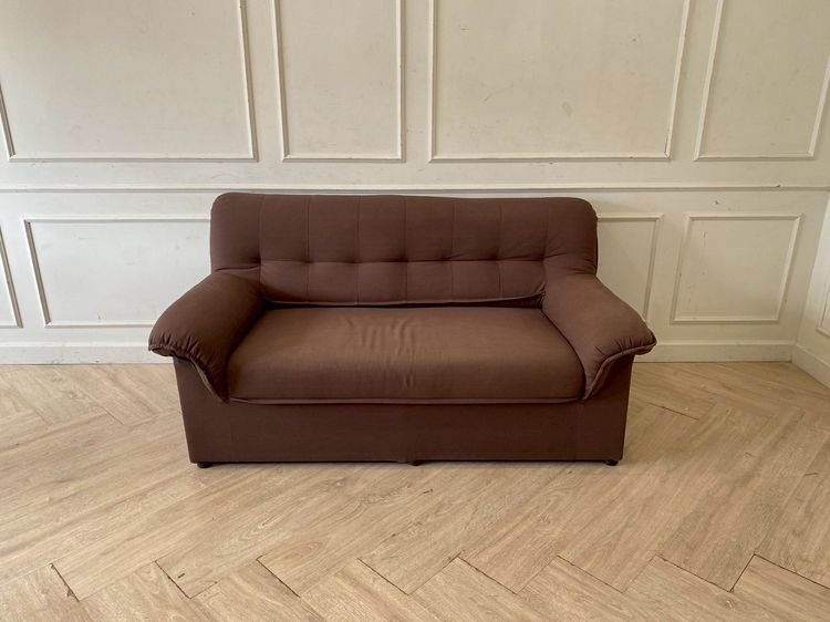 โซฟา 2 ที่นั่ง เบาะผ้า สีน้ำตาลเข้ม