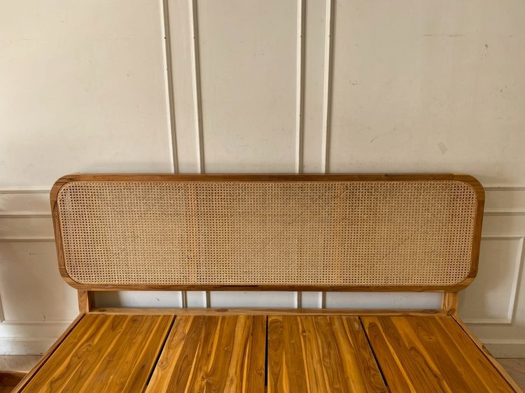 เตียง 6 ฟุต ไม้สัก หัวเตียงไม้หวายสานตาข่าย พร้อมลิ้นชักข้างเตียง  รูปที่ 6