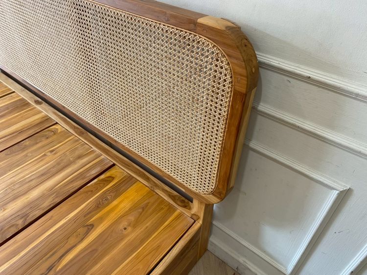 เตียง 6 ฟุต ไม้สัก หัวเตียงไม้หวายสานตาข่าย พร้อมลิ้นชักข้างเตียง  รูปที่ 11