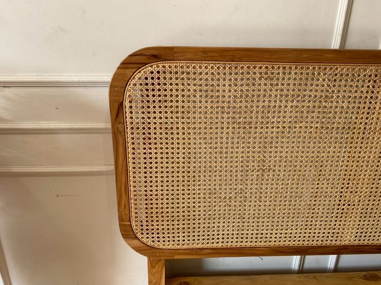 เตียง 6 ฟุต ไม้สัก หัวเตียงไม้หวายสานตาข่าย พร้อมลิ้นชักข้างเตียง  รูปที่ 7