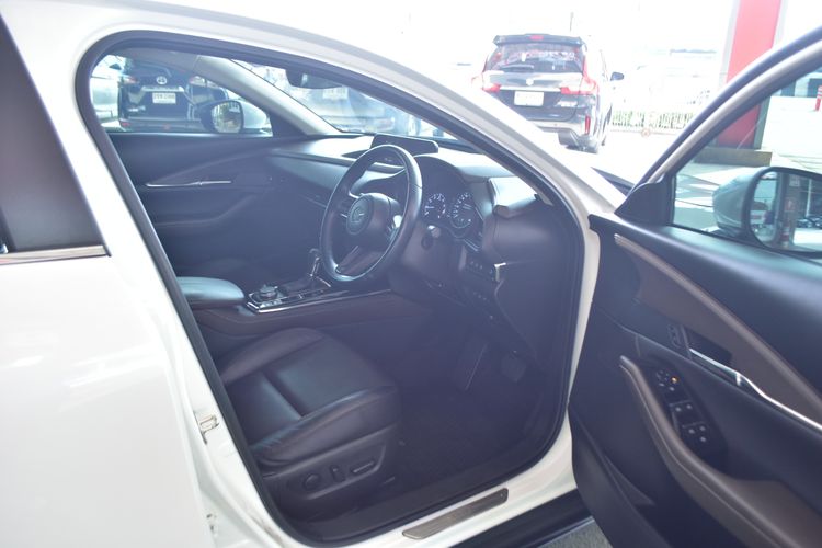 Mazda CX-30 2022 2.0 S Utility-car เบนซิน ไม่ติดแก๊ส เกียร์อัตโนมัติ ขาว รูปที่ 4