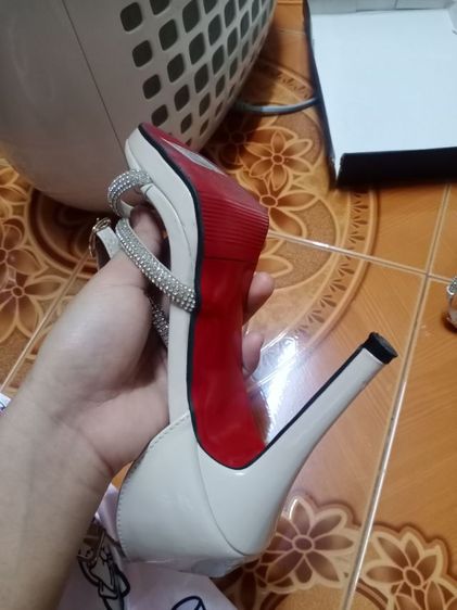 รองเท้าส้นสูง รูปที่ 4