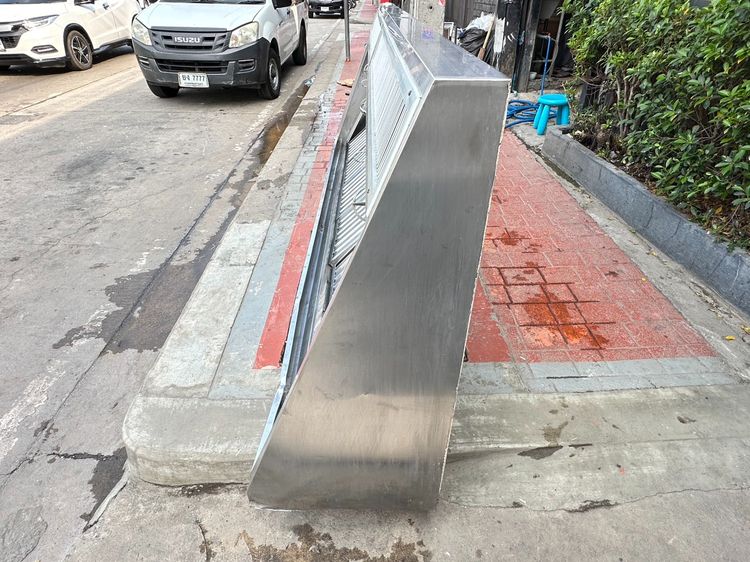 โครงฮูดดูดควันสแตนเลส เกรด 304 ตะแกรงปิด 6 แผ่น ปล่องดูดมี 3 ช่อง ด้านบนติดไฟส่องสว่าง (ขนาดกว้าง 345 CM.) รูปที่ 4