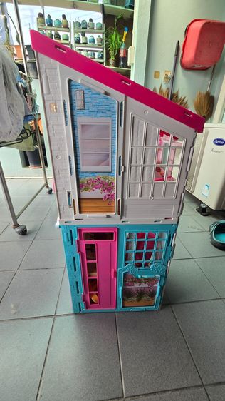 ตุ๊กตาและบ้านตุ๊กตา บ้านตุ๊กตา barbie มือสอง(B1) 