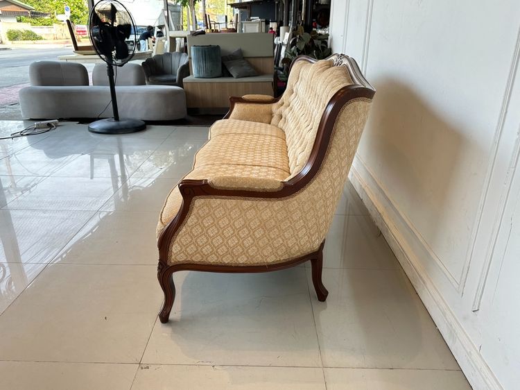 โซฟา สไตล์วินเทจ เบาะผ้าลายดอกไม้สีน้ำตาล พิงหลังดึงดุม รูปที่ 5