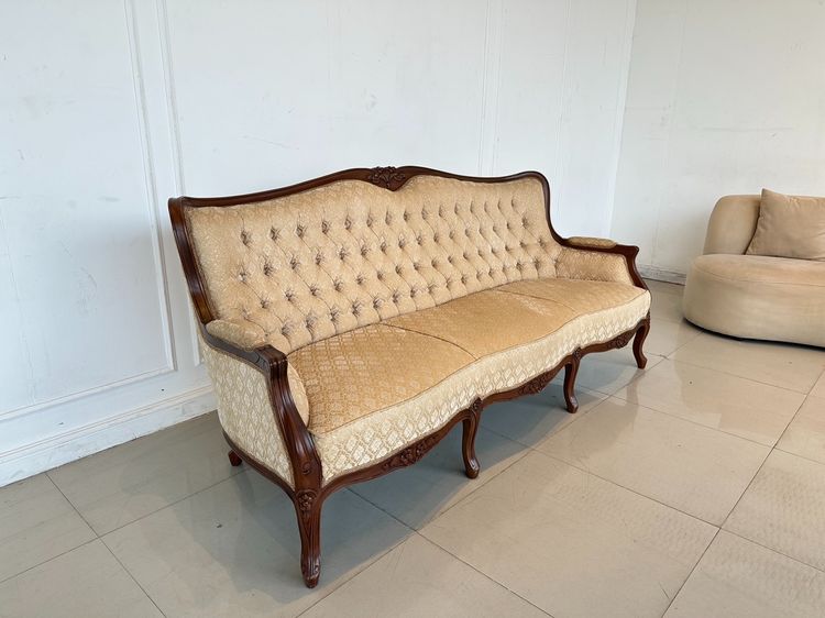 โซฟา สไตล์วินเทจ เบาะผ้าลายดอกไม้สีน้ำตาล พิงหลังดึงดุม รูปที่ 3