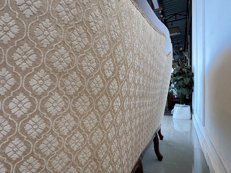 โซฟา สไตล์วินเทจ เบาะผ้าลายดอกไม้สีน้ำตาล พิงหลังดึงดุม รูปที่ 6