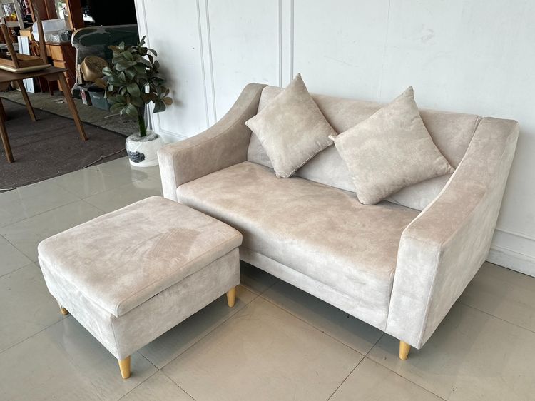 โซฟา 2 ที่นั่ง แบรนด์ INDEX เบาะผ้ากำมะหยี่สีเทา โครงขาไม้สน พร้อมสตูล รูปที่ 4