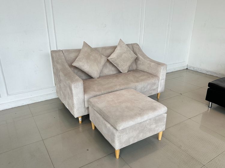 โซฟา 2 ที่นั่ง แบรนด์ INDEX เบาะผ้ากำมะหยี่สีเทา โครงขาไม้สน พร้อมสตูล รูปที่ 3