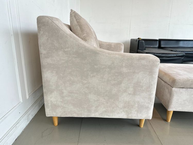 โซฟา 2 ที่นั่ง แบรนด์ INDEX เบาะผ้ากำมะหยี่สีเทา โครงขาไม้สน พร้อมสตูล รูปที่ 7