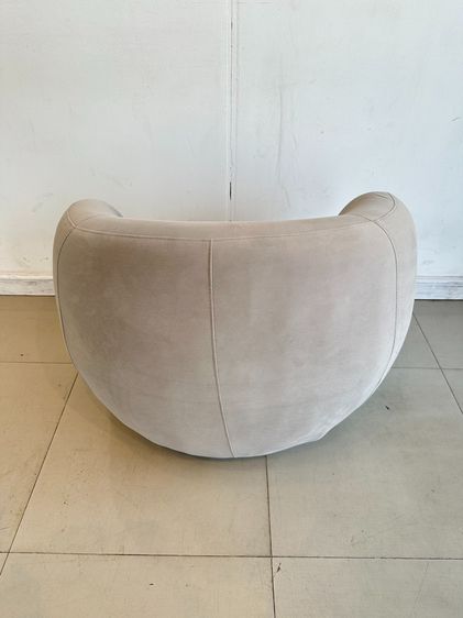 เก้าอี้อาร์มแชร์ สไตล์โมเดิร์น เบาะผ้ากำมะหยี่สีเทา โครงไม้ MDF ขาพลาสติก รูปที่ 5