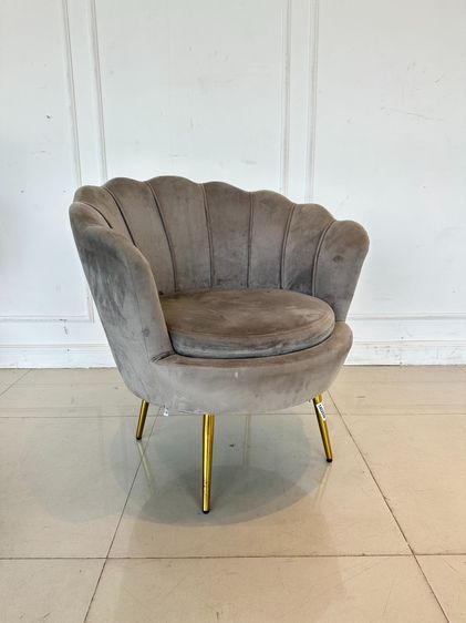 เก้าอี้นวม/เก้าอี้มีที่เท้าแขน ผ้าหุ้มเบาะ เก้าอี้อาร์มแชร์ เบาะผ้ากำมะหยี่สีเทา พิงหลังทรงเปลือกหอย