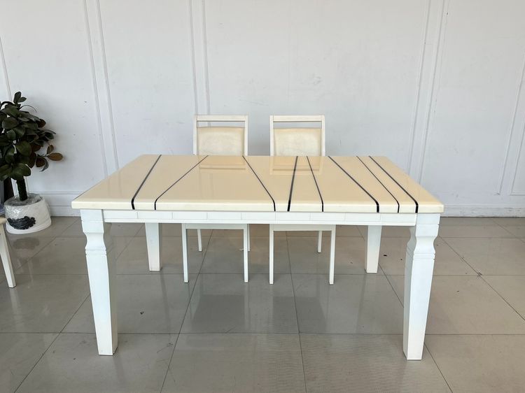 ชุดโต๊ะทานอาหาร 6 ที่นั่ง ท็อปหินอ่อนลายสีครีมตัดดำ โครงขาไม้จริง พร้อมเก้าอี้ รูปที่ 3