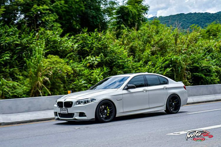 BMW Series 5 2012 525d Sedan ดีเซล ไม่ติดแก๊ส เกียร์อัตโนมัติ ขาว รูปที่ 3