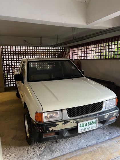 รถ Isuzu Cab 4 รุ่นย่อยอื่นๆ สี ขาว