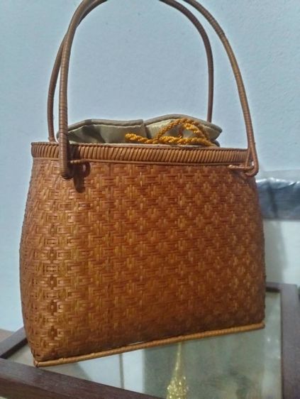 กระเป๋าสานไม้ไผ่  บุด้วยผ้าไหม รูปที่ 8