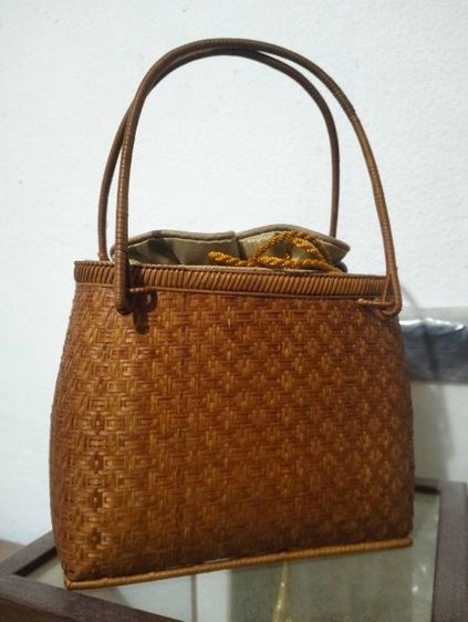 กระเป๋าสานไม้ไผ่  บุด้วยผ้าไหม รูปที่ 6