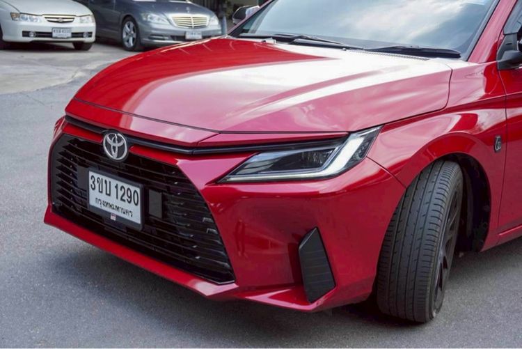 Toyota Yaris ATIV 2022 1.2 Smart Sedan เบนซิน ไม่ติดแก๊ส เกียร์อัตโนมัติ แดง รูปที่ 3