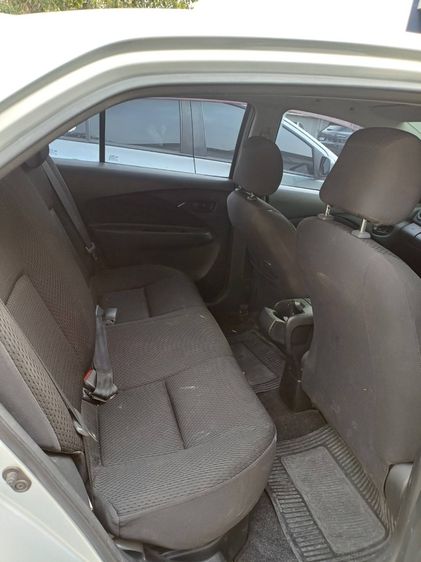 รถ Toyota Vios 1.5 J สี บรอนซ์เงิน