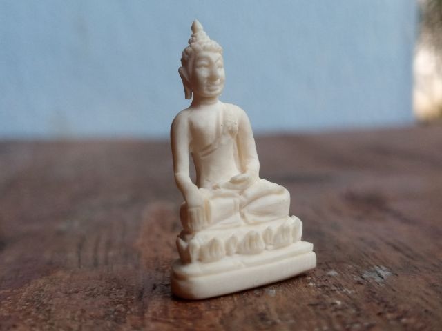 พระพุทธปางมารวิชัยแกะ รูปที่ 2