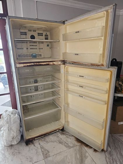 ตู้เย็นสองประตูชาร์ปSharpแช่เย็นแช่แข็ง20.5คิวมือสองขายด่วนคลองเตยกทม0819255653 รูปที่ 4