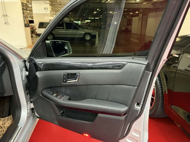 Mercedes-Benz E-Class 2016 E200 CGI Sedan เบนซิน ไม่ติดแก๊ส เกียร์อัตโนมัติ บรอนซ์เงิน รูปที่ 4