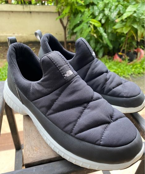 รองเท้าเดินป่า