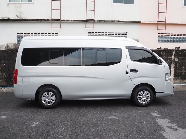 Nissan Urvan 2023 2.5 NV350 Van ดีเซล ไม่ติดแก๊ส เกียร์อัตโนมัติ บรอนซ์เงิน รูปที่ 4