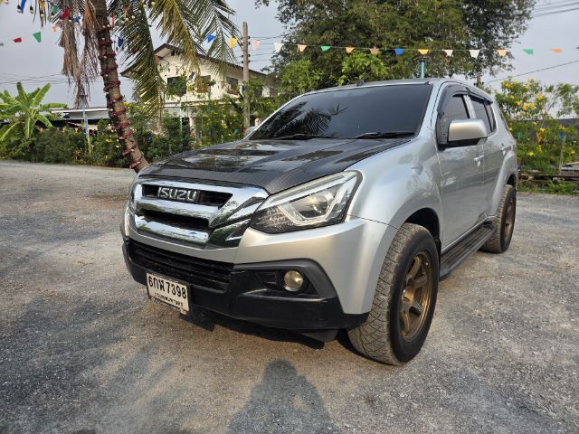 รถ Isuzu MU-X 1.9 สี บรอนซ์เงิน