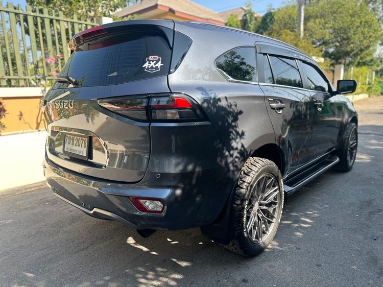 Isuzu MU-X 2023 3.0 Ultimate AT 2WD Utility-car ดีเซล ไม่ติดแก๊ส เกียร์อัตโนมัติ เทา รูปที่ 4