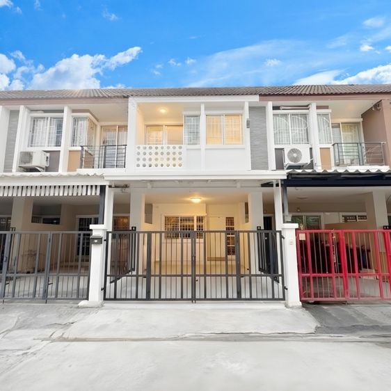 ขายทาวน์เฮ้าส์ 2ชั้น ใกล้รถไฟฟ้า 