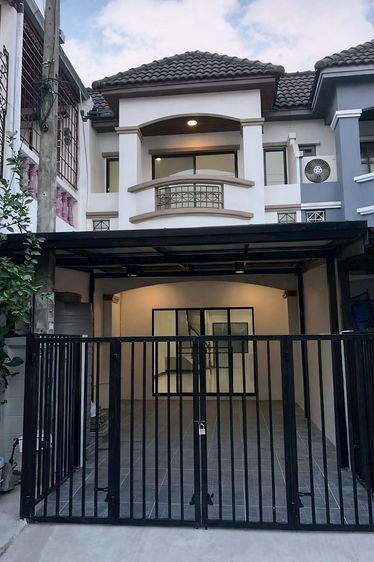 ขายทาวน์เฮ้าส์ 2 ชั้น รีโนเวทใหม่ หมู่บ้านเอราวัณ ลำลูกกา53 เจ้าของขายเอง