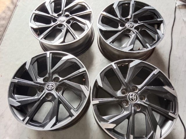 ขายล้อเดิม Toyota Corolla cross gr ขอบ18