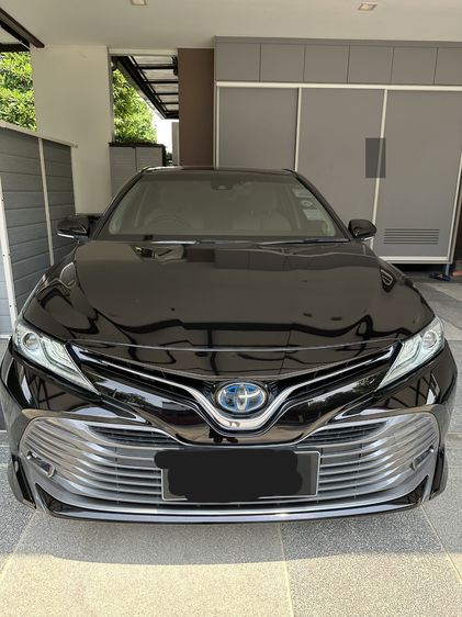 รถ Toyota Camry 2.5 HV สี ดำ