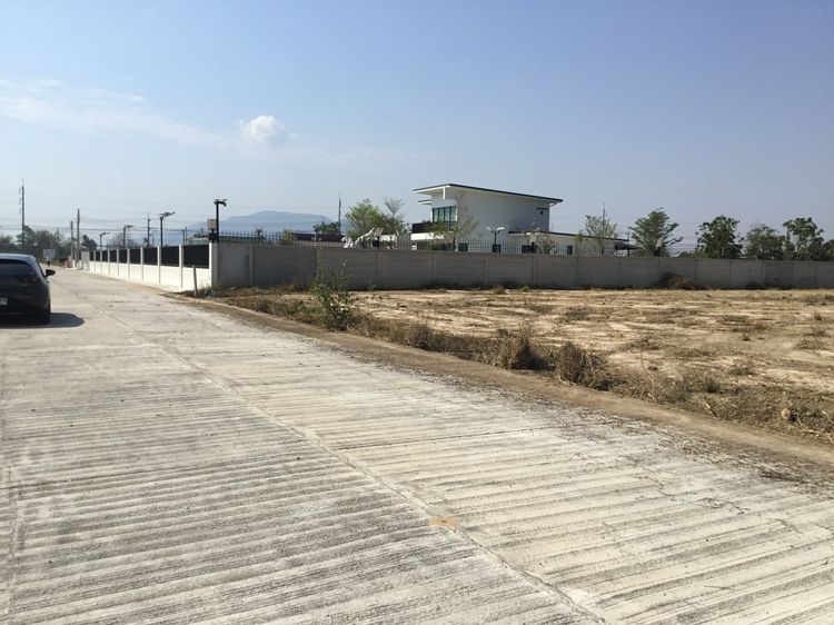 ที่ดิน3งาน33ตรว.(เกือบ1ไร่)