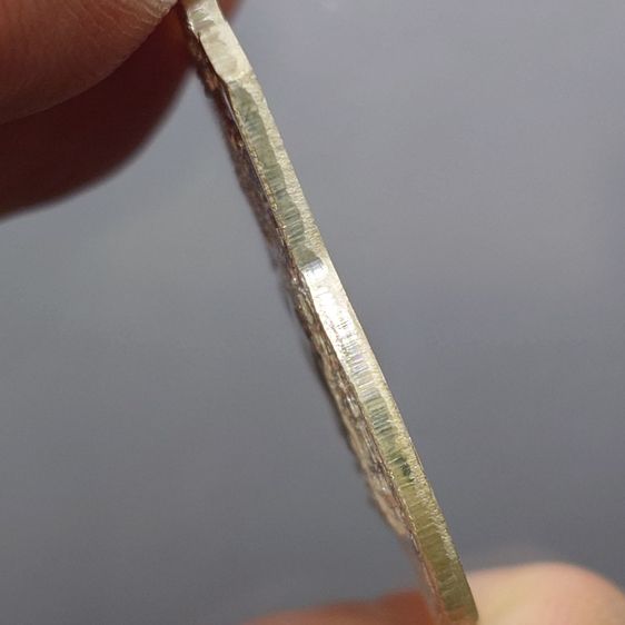 เหรียญในหลวงนั่งบัลลังก์ เนื้อเงินขัดเงา ที่ระลึกฉลองครองราชย์ 50 ปี จัดสร้างโดยกระทรวงมหาดไทย พ.ศ.2539 รูปที่ 5