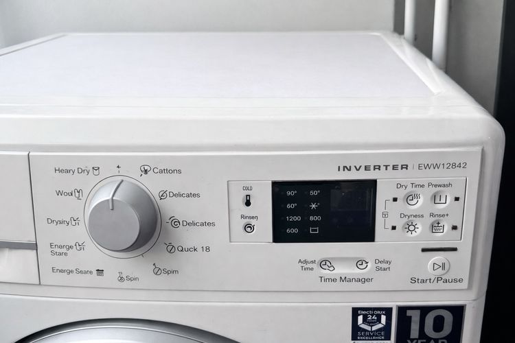 Electrolux Inverter เครื่องซักผ้าอบผ้า สภาพดี รูปที่ 3