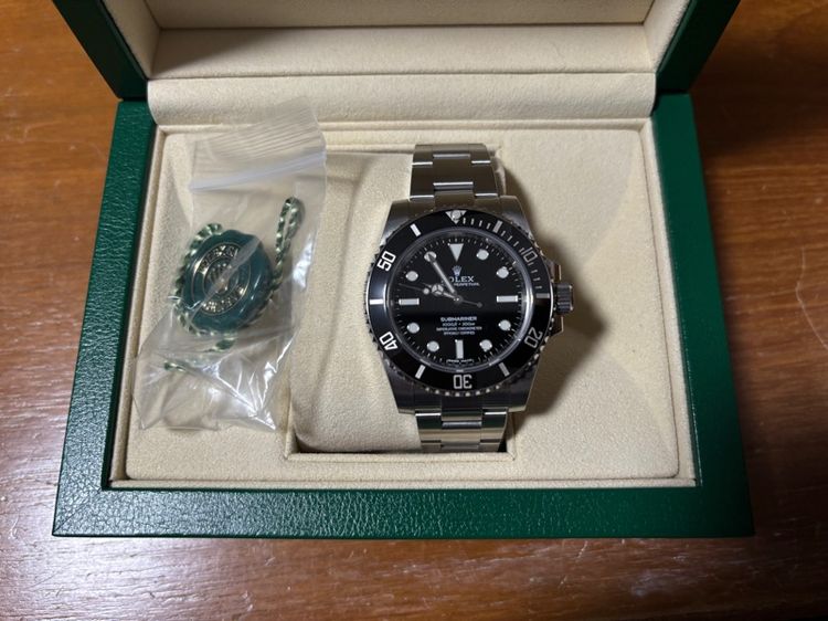 ดำ Rolex Submariner 2018 114060 Full set สภาพ98เปอร์เซน เหมือนใหม่ กล่องใบรับประกันครบ 