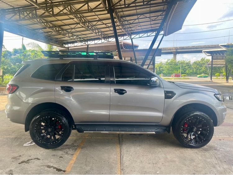 รถ Ford Everest 2.0 Turbo Titanium+ สี เทา