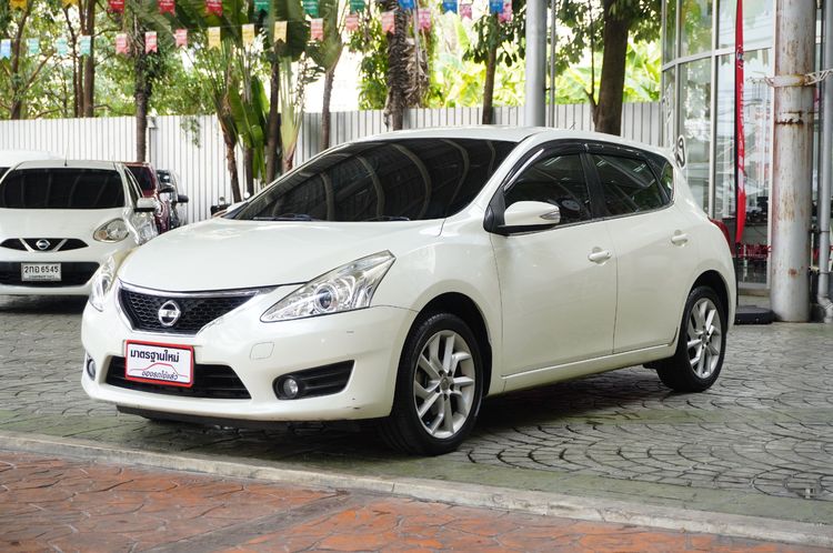 รถ Nissan Pulsar 1.8 V สี ขาว